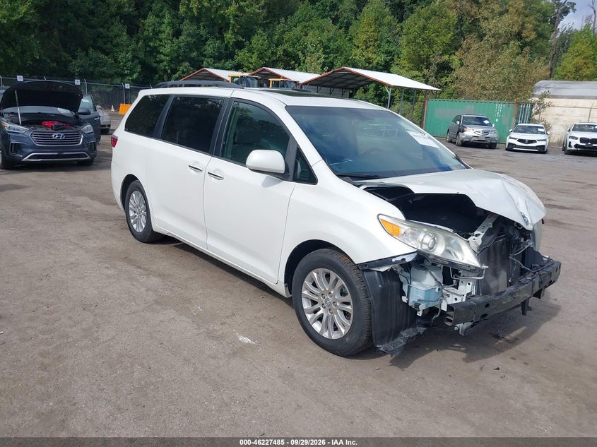 TOYOTA SIENNA - zdjęcie 1