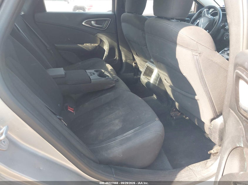 2015 CHRYSLER 200 LIMITED · Фото 8
