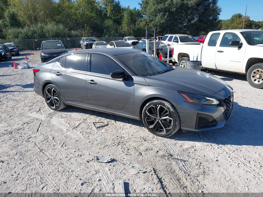 2025 Nissan Altima SR FWD