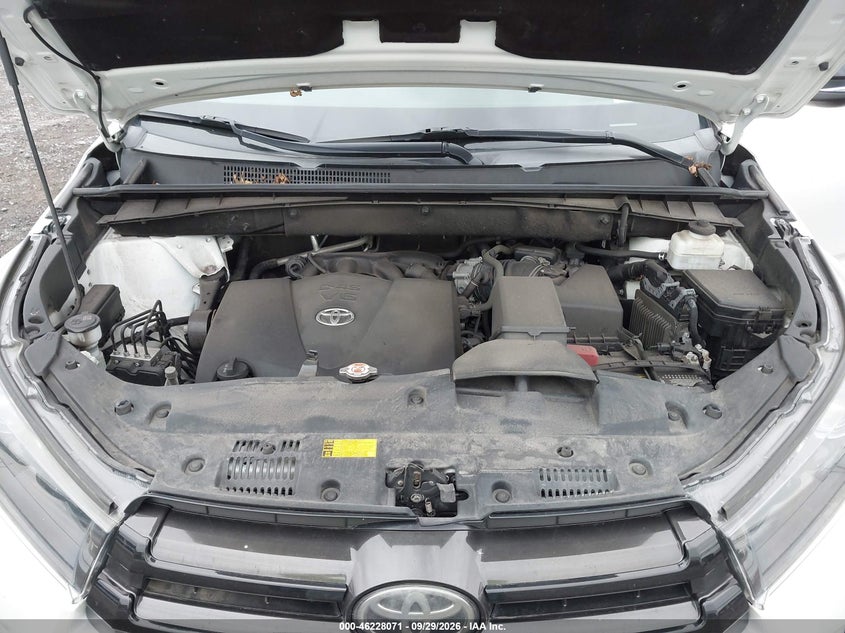 TOYOTA HIGHLANDER - zdjęcie 10
