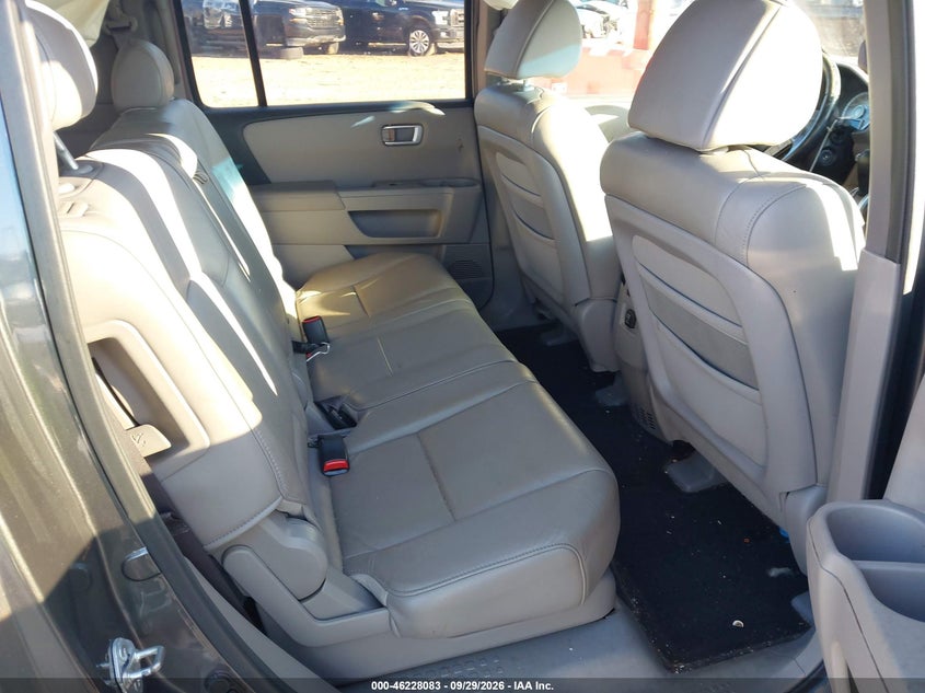 HONDA PILOT 2011 VIN 5FNYF3H75BB001315