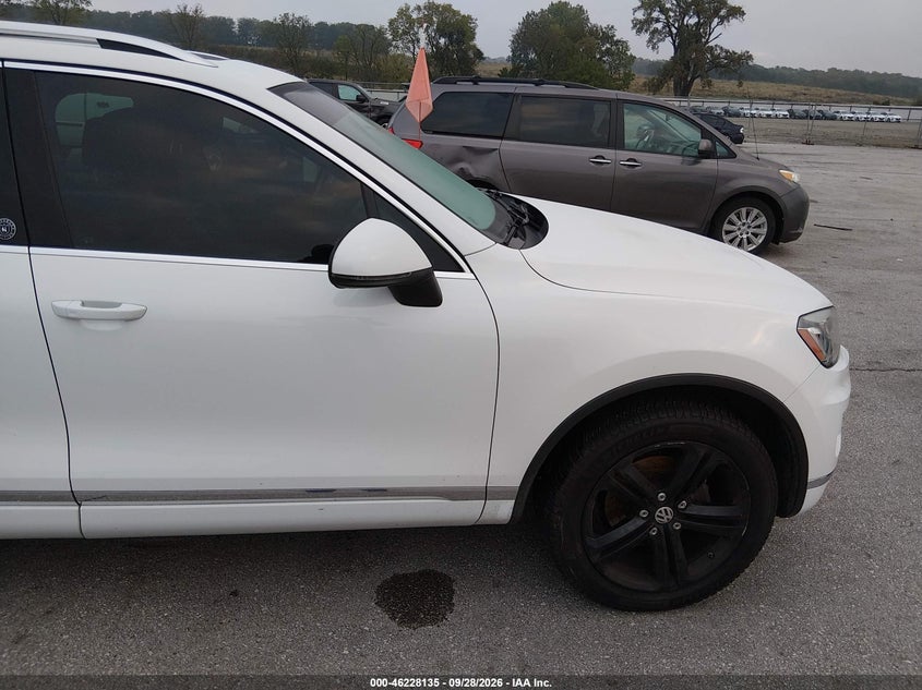 VOLKSWAGEN TOUAREG 2017 VIN WVGRF7BP9HD003990
