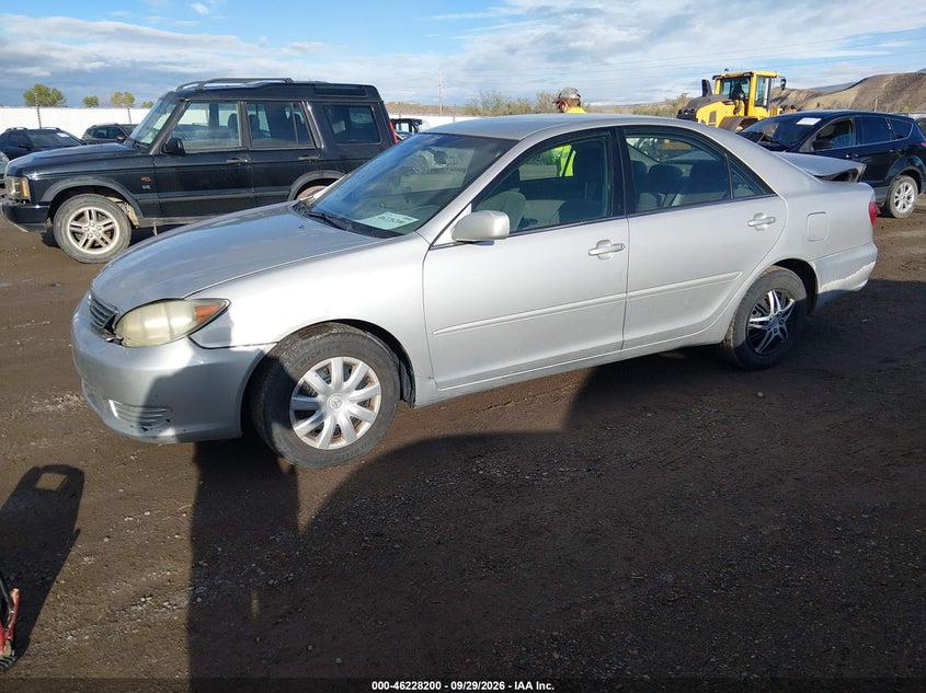 2005 Toyota Camry Le, All Over, IAAI, VIN 4T1BE32K85U078211 — photo 2