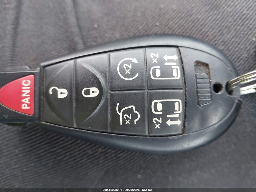 2015 DODGE GRAND CARAVAN R/T · Фото 11