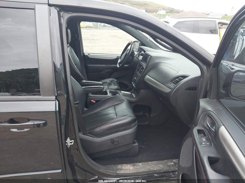 2015 DODGE GRAND CARAVAN R/T · Фото 5