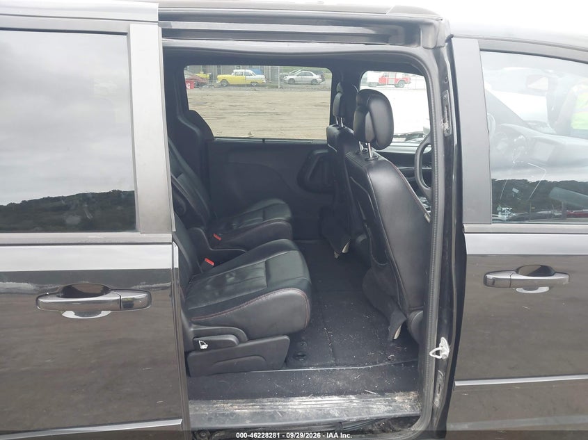 2015 DODGE GRAND CARAVAN R/T · Фото 8
