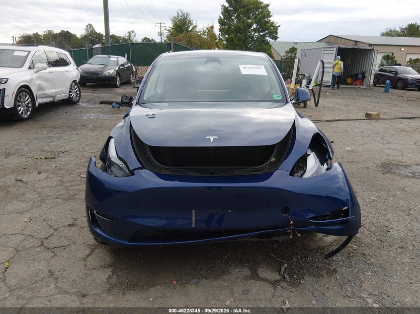 TESLA MODEL Y - zdjęcie 13