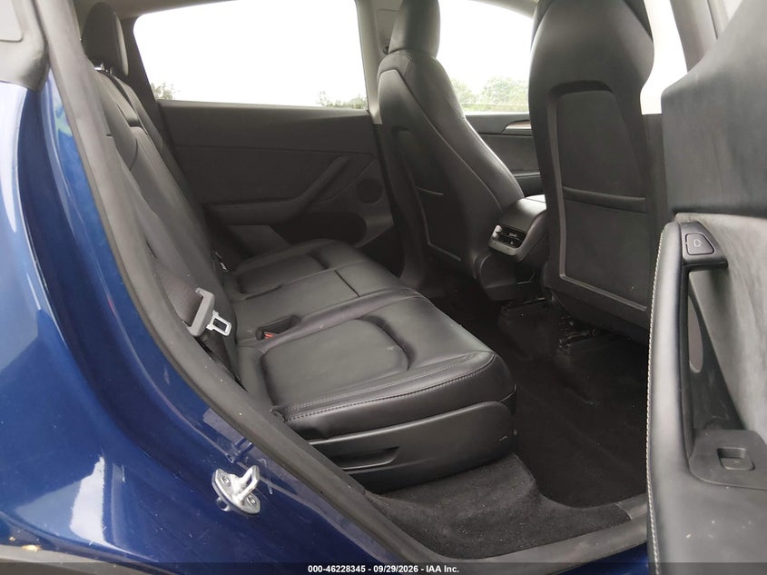 TESLA MODEL Y - zdjęcie 8