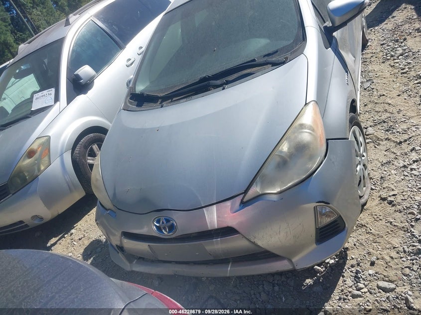 2014 TOYOTA PRIUS C ONE · Фото 12