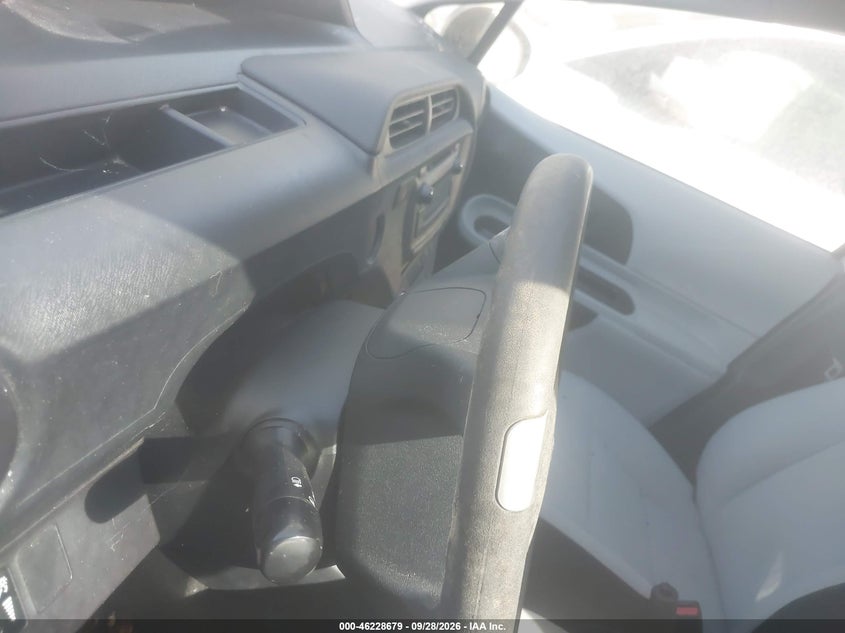 2014 TOYOTA PRIUS C ONE · Фото 15