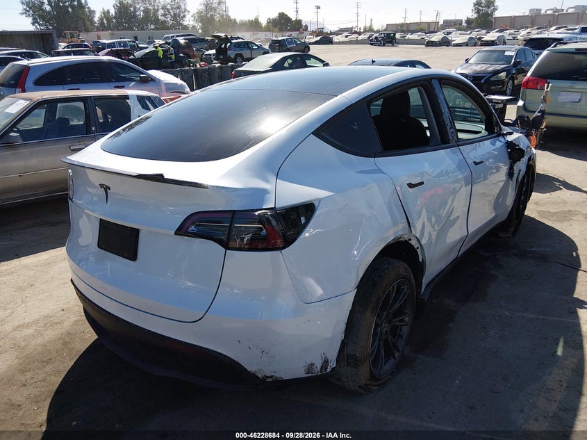 Vin: 7saygded5rf170650, lot: 46728672, tesla model y long range single motor rear-wheel drive/rwd 20244