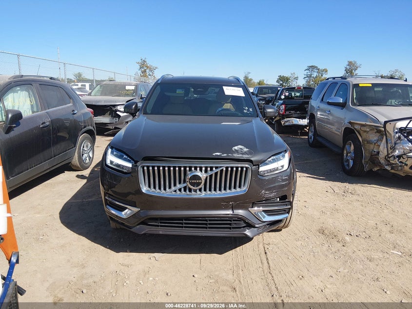 VOLVO XC90 - zdjęcie 12