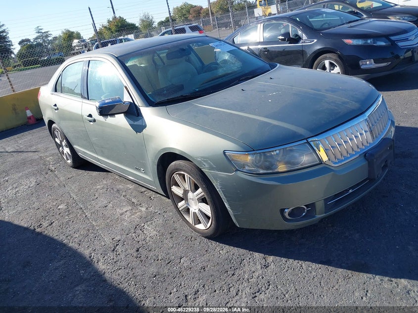 Фото 1 - LINCOLN MKZ