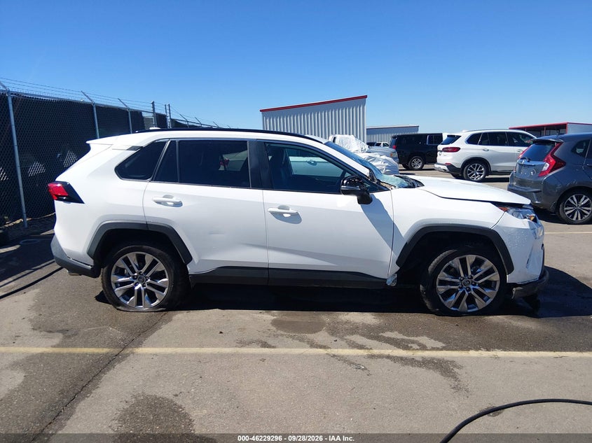 TOYOTA RAV4 - zdjęcie 13