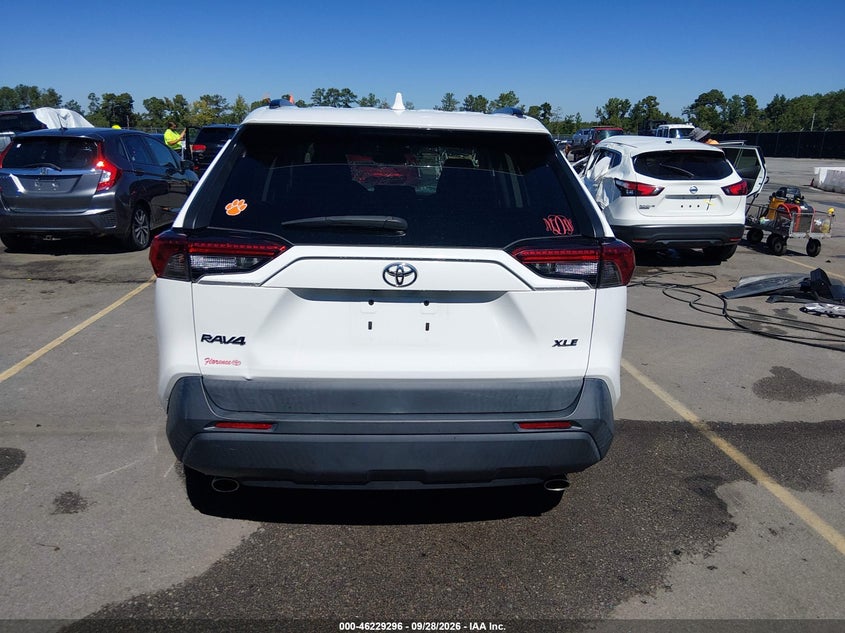 TOYOTA RAV4 - zdjęcie 16