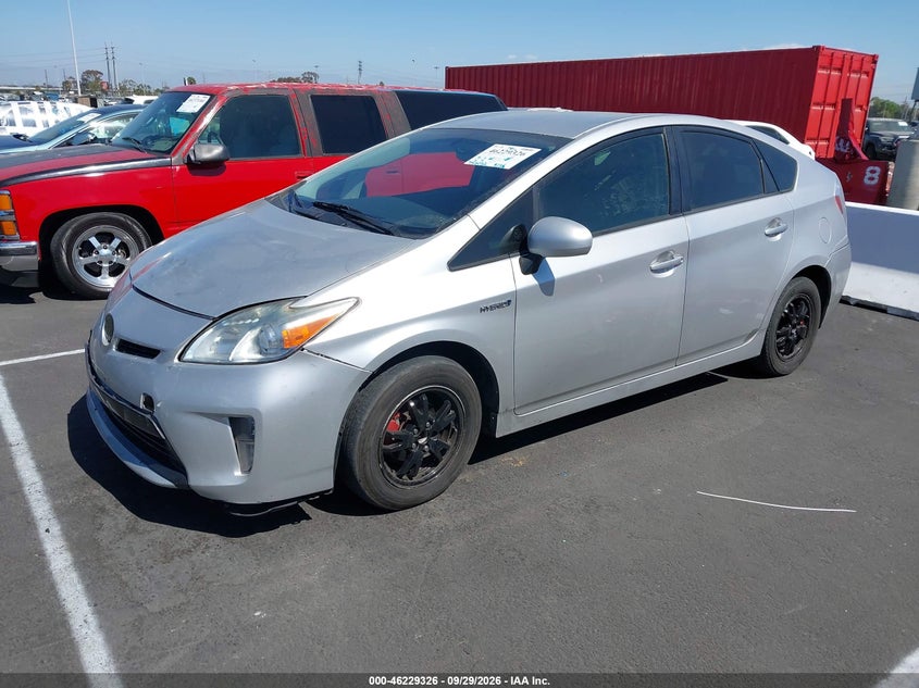 2013 Toyota Prius Two, Front End, IAAI, VIN JTDKN3DU1D0347819 — photo 2