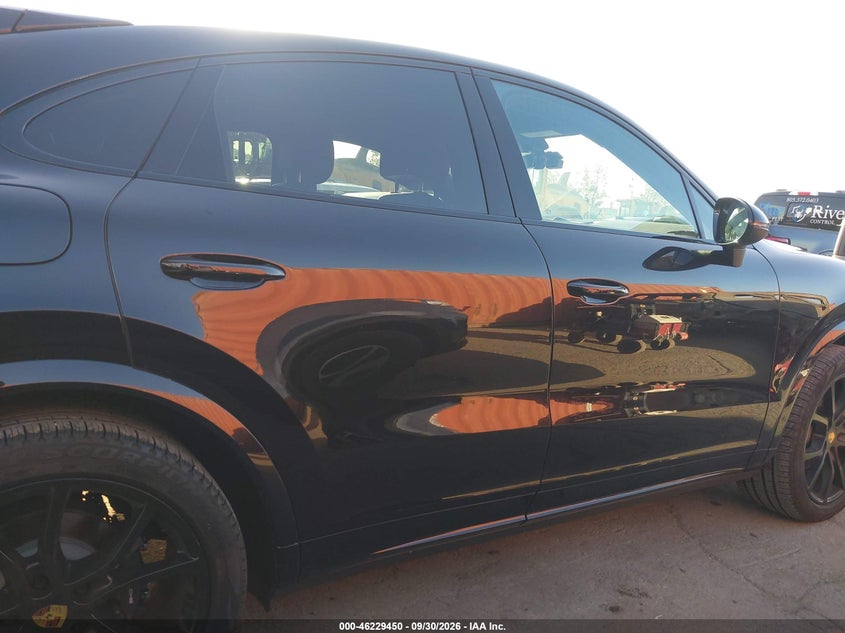 PORSCHE CAYENNE COUPE - zdjęcie 13