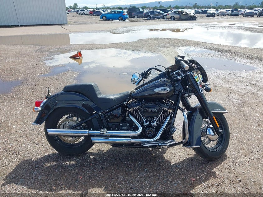 HARLEY-DAVIDSON FLHCS 2021