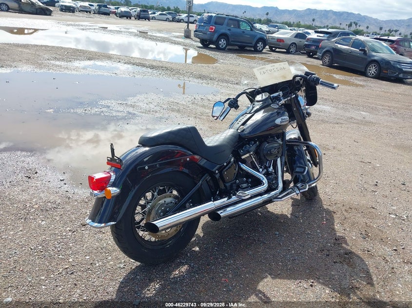 HARLEY-DAVIDSON FLHCS 2021