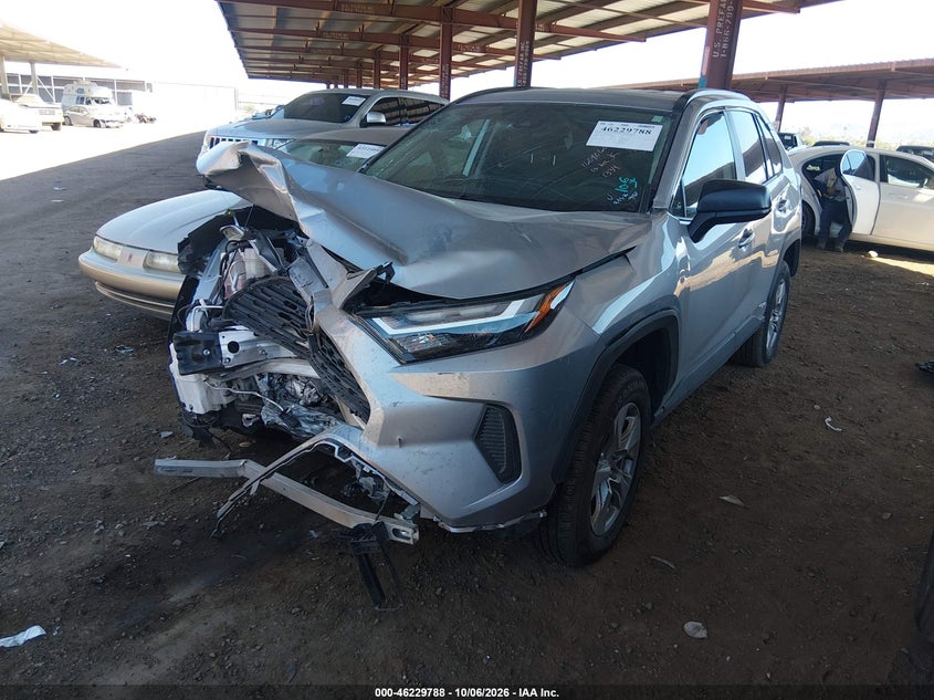 2025 Toyota Rav4 Hybrid Le, Right Front, IAAI, VIN 2T3LWRFV3SW261334 — photo 2