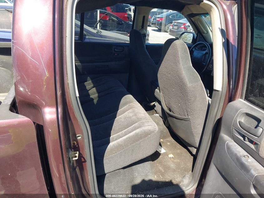 2004 DODGE DAKOTA auction photo 8