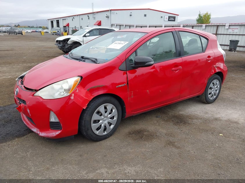2013 Toyota Prius C One, Правый бок, IAAI, VIN JTDKDTB32D1535367 — фото 2