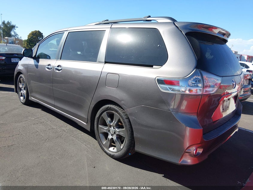 TOYOTA SIENNA - zdjęcie 3