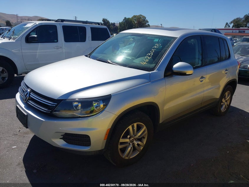 2012 VOLKSWAGEN TIGUAN auction photo 2