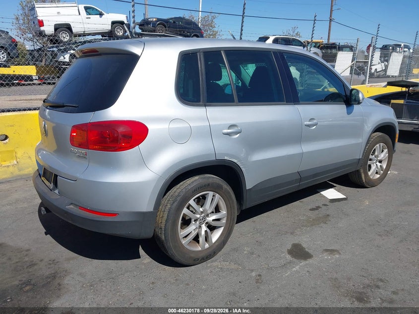 2012 VOLKSWAGEN TIGUAN auction photo 4