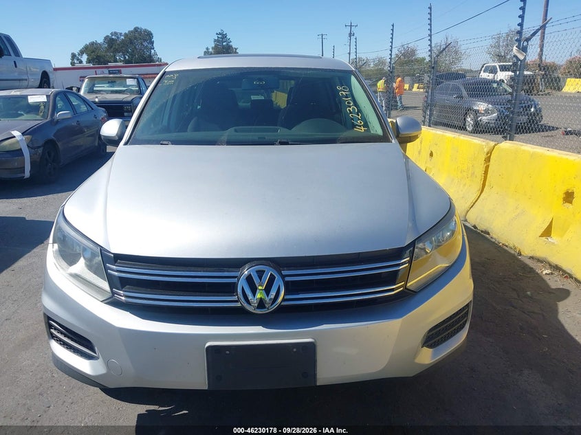 2012 VOLKSWAGEN TIGUAN auction photo 6