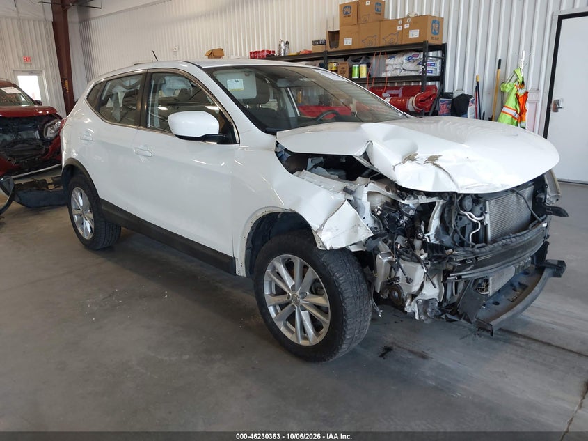 Vin: jn1bj1cr2hw116835, lot: 46730351, nissan rogue sport s 20171
