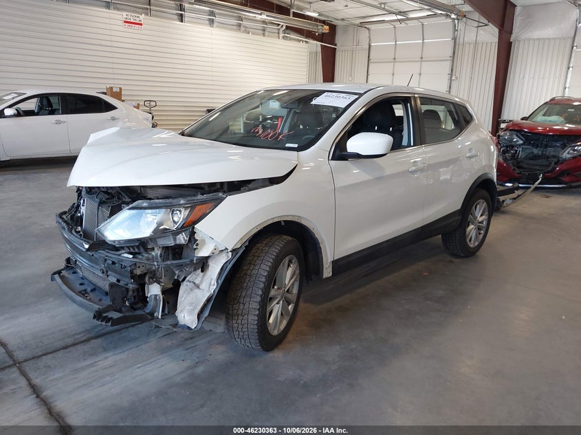 Vin: jn1bj1cr2hw116835, lot: 46730351, nissan rogue sport s 20172