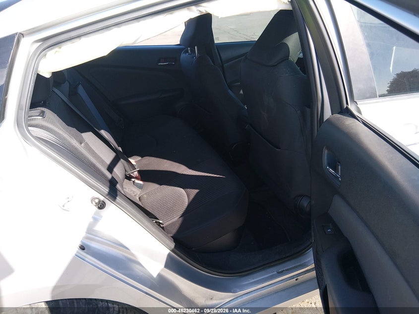 TOYOTA PRIUS - zdjęcie 8