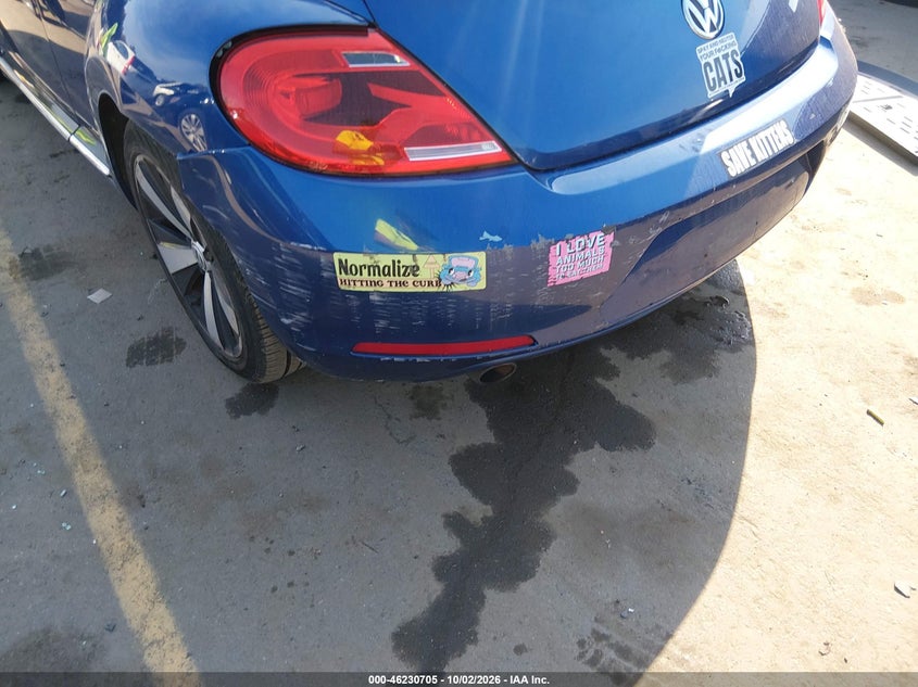 2012 VOLKSWAGEN BEETLE 2.0T · Фото 13