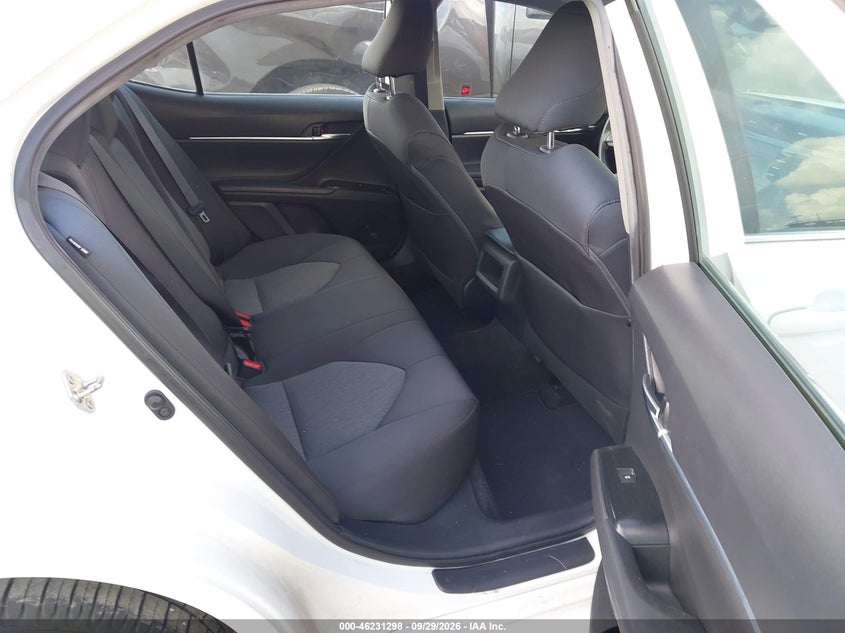 TOYOTA CAMRY - zdjęcie 8