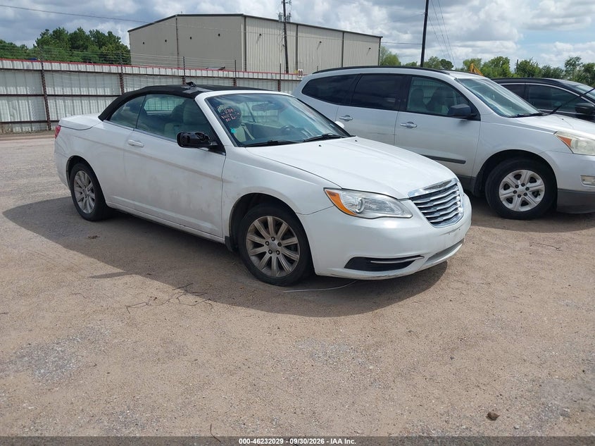 2013 Chrysler 200 Touring