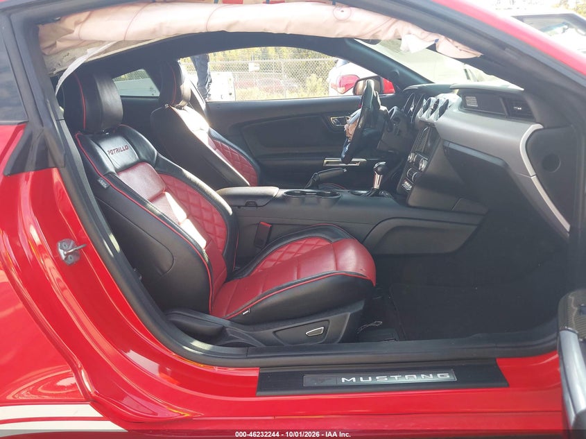FORD MUSTANG - zdjęcie 5