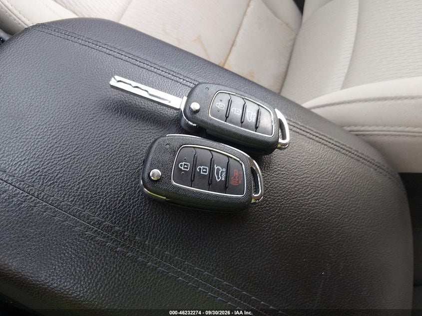 HYUNDAI SANTA FE SPORT 2017 VIN 5XYZUDLB3HG463322