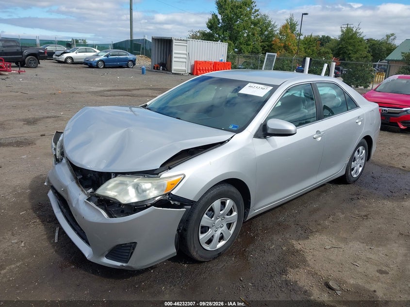 2014 Toyota Camry L, Front End, IAAI, VIN 4T1BF1FK0EU800783 — photo 2