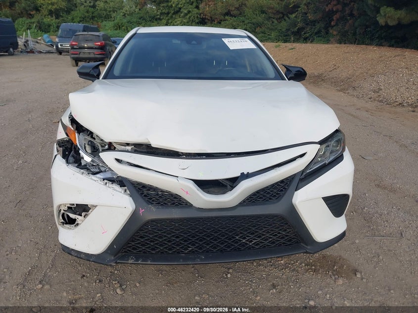 TOYOTA CAMRY - zdjęcie 12