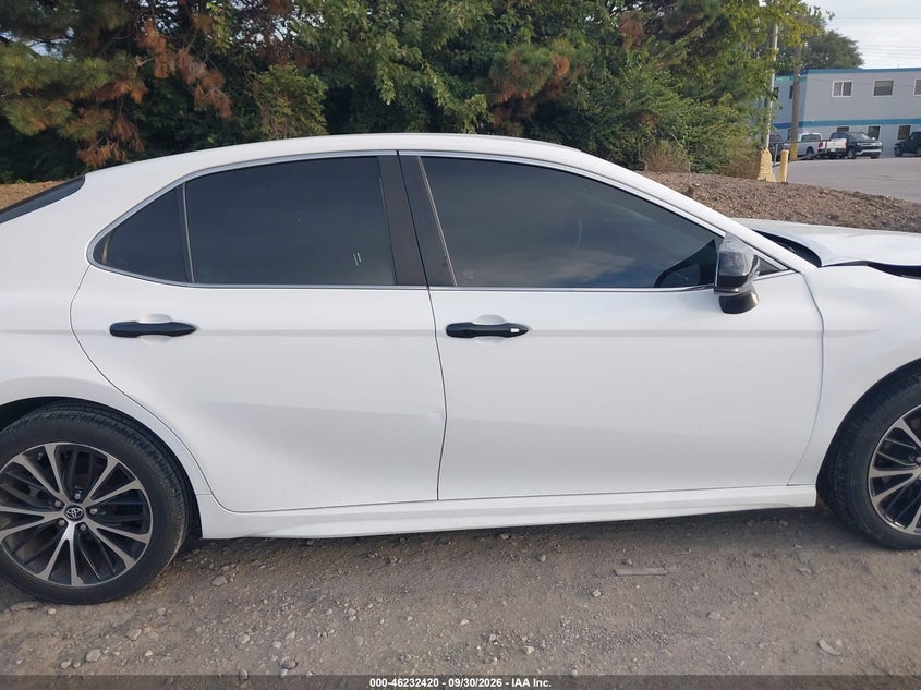 TOYOTA CAMRY - zdjęcie 13