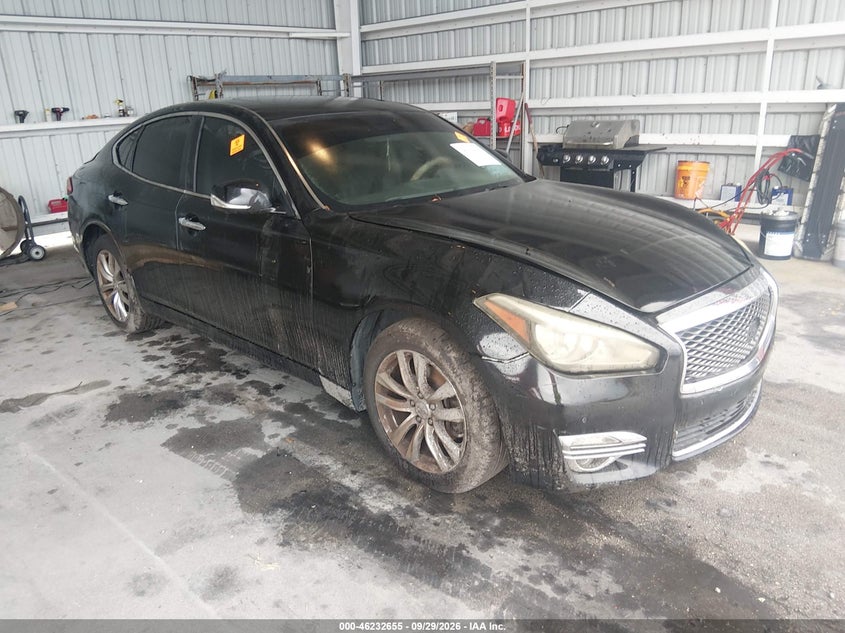 2017 INFINITI Q70 3.7