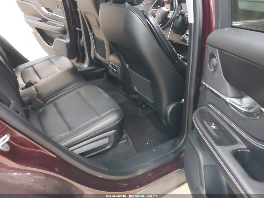 2020 LINCOLN CORSAIR RESERVE · Photo 8