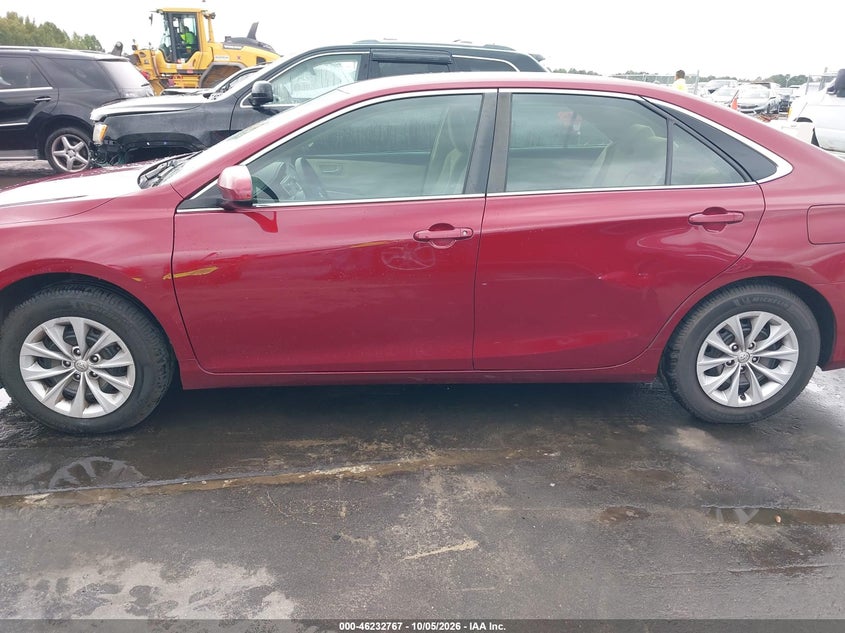 TOYOTA CAMRY - zdjęcie 15