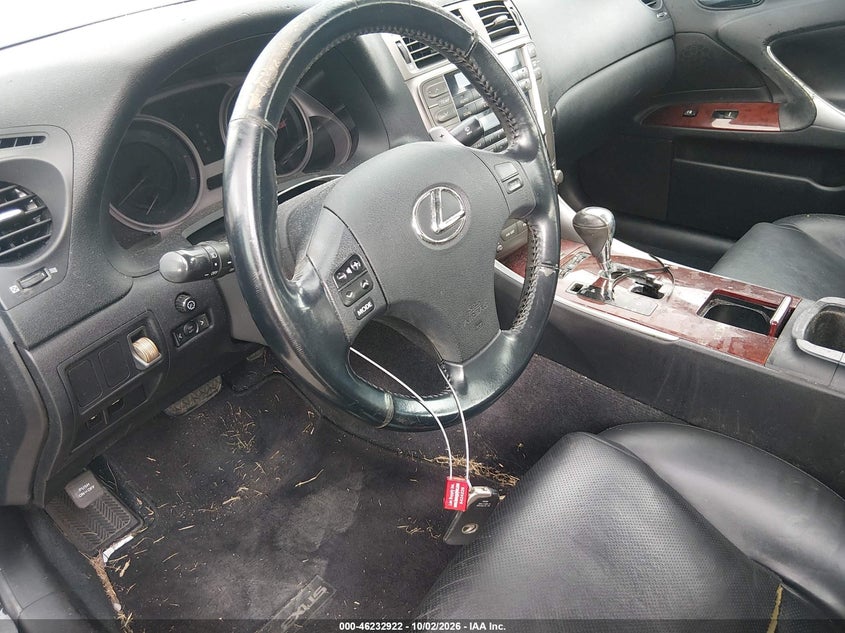 2008 LEXUS IS 250 · Фото 11