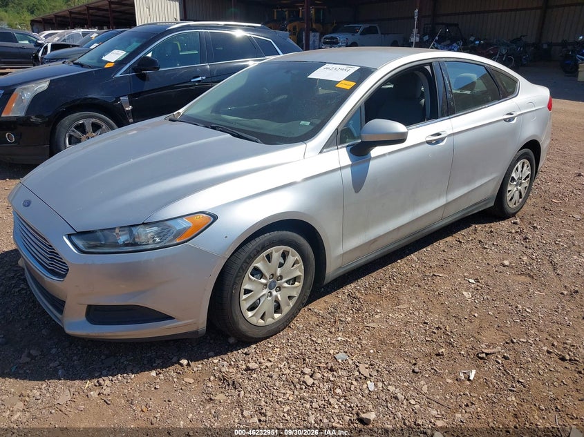 2013 Ford Fusion S, Rear, IAAI, VIN 3FA6P0G75DR211618 — photo 2
