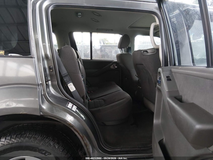 2006 NISSAN PATHFINDER SE · Фото 8
