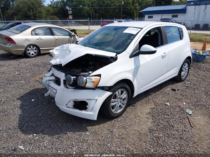2016 Chevrolet Sonic Lt Auto, Front End, IAAI, VIN 1G1JC6SH8G4155568 — photo 2