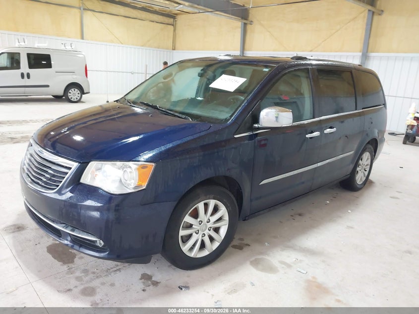 2016 CHRYSLER TOWN & COUNTRY auction photo 2