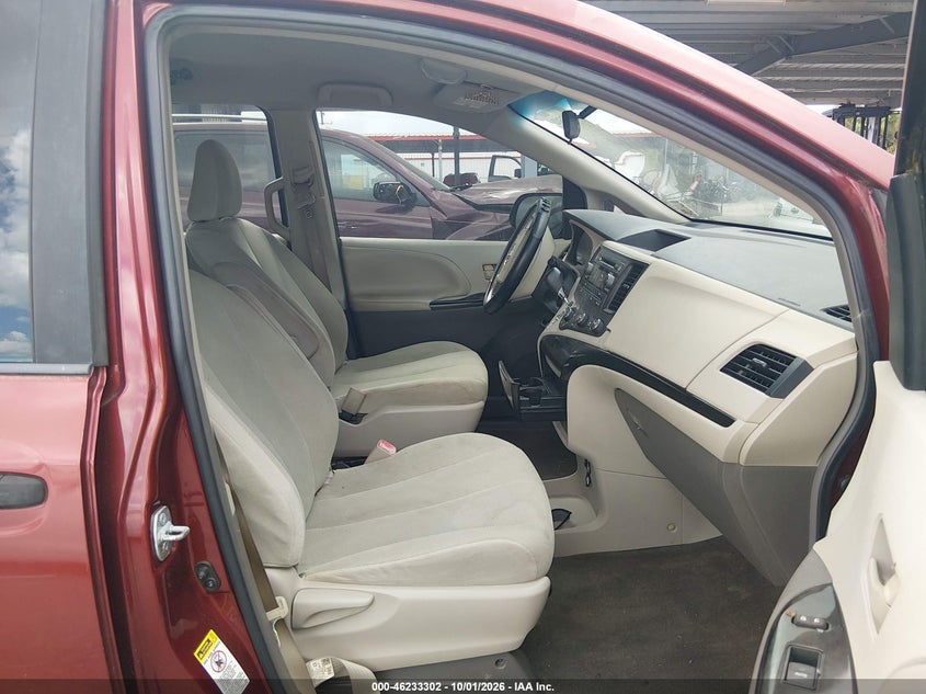 Фото 5 - TOYOTA SIENNA